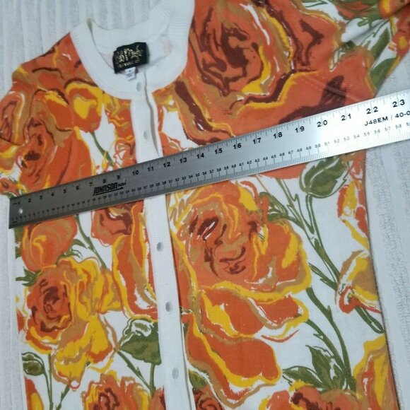 Bob Mackie Wearable Art Womens Medium Floral Button Cardigan Sweater Lightweight - Picture 4 of 6